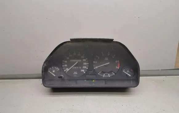 BMW 5 E34 Speedometer (instrument cluster) 9220300798