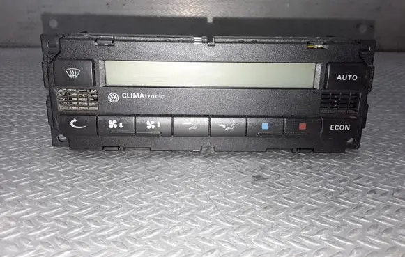 Volkswagen Golf IV Climate control unit