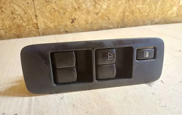 Nissan Qashqai+2 Electric window control switch 25401JD00B 2158