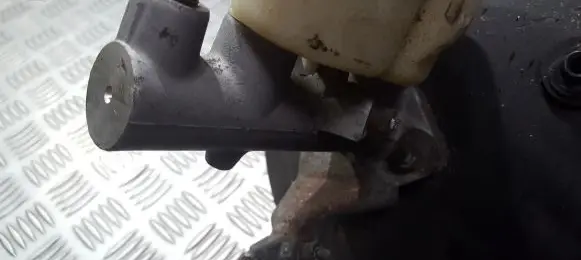 Toyota Avensis T220 Master brake cylinder