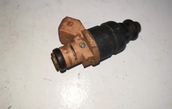 Audi A6 S6 C5 4B Fuel injector 078133551BL