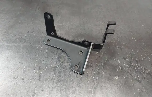 BMW 3 E46 Fuel pump bracket 13512247402