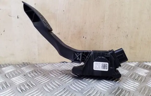 Volkswagen PASSAT B8 Accelerator throttle pedal 5Q2723503D