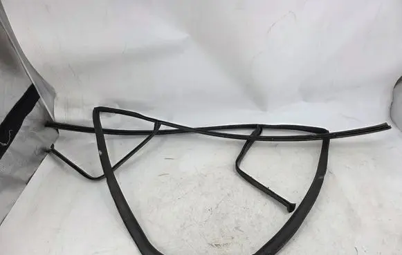 BMW 5 E34 Engine compartment rubber