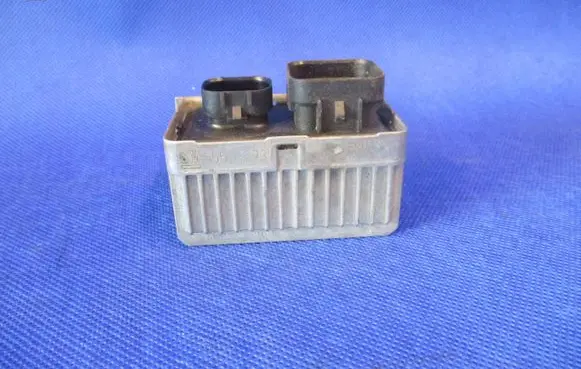 Opel Insignia A Glow plug pre-heat relay 55574293