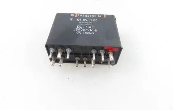 Mercedes-Benz E W124 Fuel pump relay 0035452005