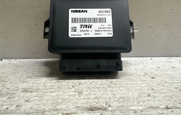 Nissan X-Trail T32 Hand brake control module 360324BA0A 32620330 A2C92013800