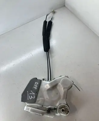 Honda CR-V Front door lock