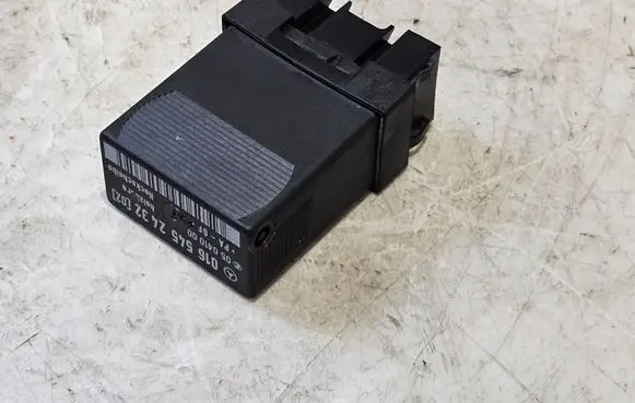Volkswagen II LT Coolant fan relay 0165452432
