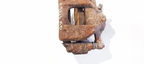 Toyota Auris 150 Front brake caliper