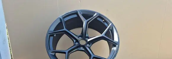 Audi Q8 R23 light alloy rim 4M8601025BG