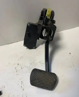Mercedes-Benz A W169 Brake pedal A1692901001 4010049A 4160667