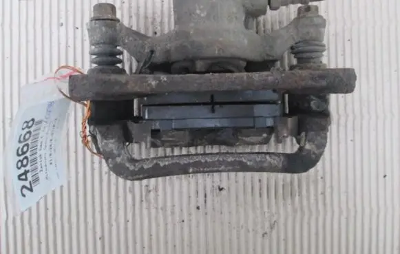 Mitsubishi Space Runner Rear brake caliper