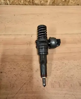 Volkswagen Caddy Fuel injector 038130073BR