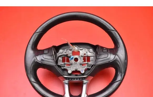 Peugeot 2008 I Steering wheel 6191373