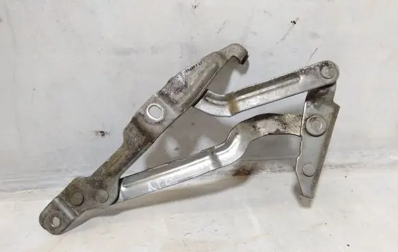 Audi A4 S4 B5 8D Tailgate/trunk/boot hinge 8D5827301C