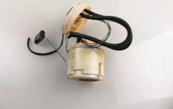 Ford Focus In-tank fuel pump 98APAL