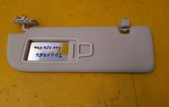Volkswagen Touareg III Sun visor