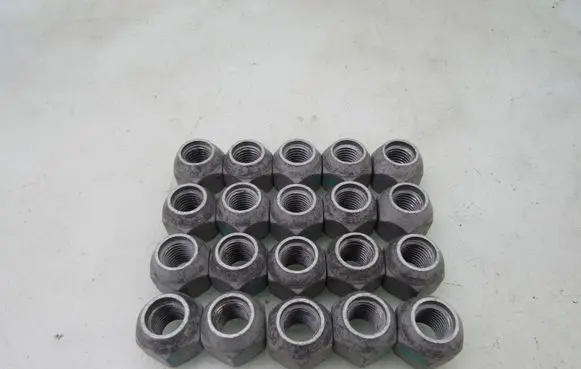BYD Atto 3 Anti-theft wheel nuts and lock 