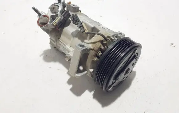 Volvo S60 Air conditioning (A/C) compressor (pump) 32260849