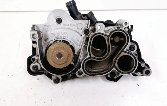 Volkswagen Jetta VI Water pump 04C121600K 04C121042C 04C121004L