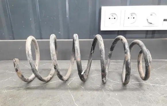 Volkswagen Golf III Front coil spring