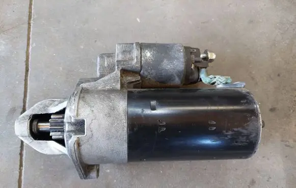 Mercedes-Benz ML W164 Starter motor A0061515601