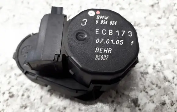 BMW X3 E83 A/C air flow flap actuator/motor 6934824