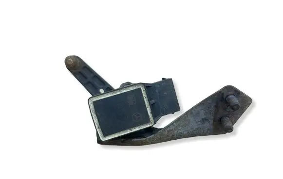 Mercedes-Benz E W211 Air suspension front height level sensor A0105427717