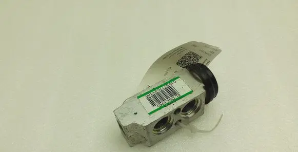 Hyundai ix35 Air conditioning (A/C) expansion valve 977752Y100