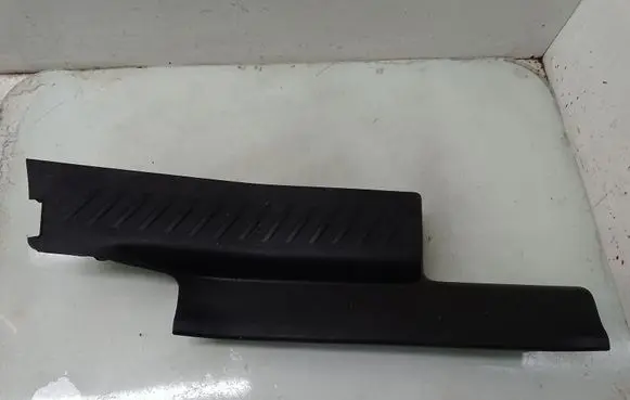 KIA Carens I Rear sill trim cover 858821D000