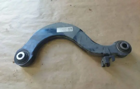Volkswagen Golf VII Rear upper control arm/wishbone 5Q0505351B
