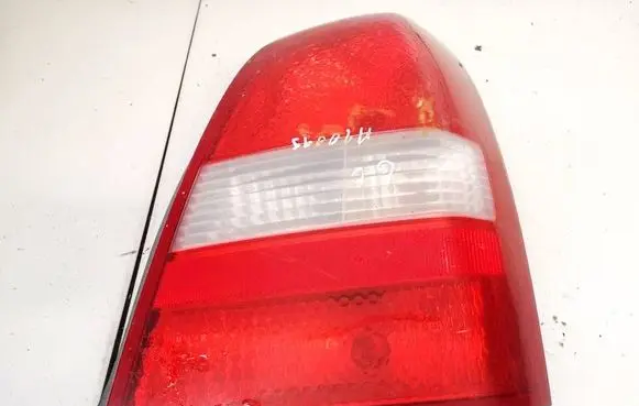 Nissan Primera Rear/tail lights 89025237