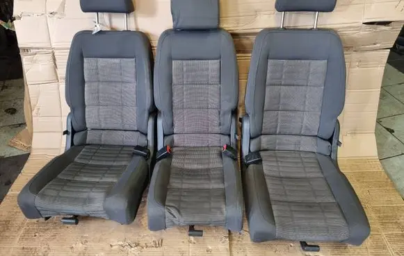 Volkswagen Touran I Second row seats 
