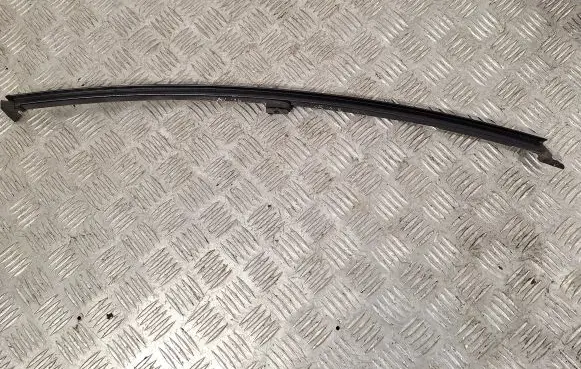 Toyota Avensis T270 Rear door windshield rail 6740820330