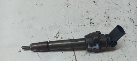 BMW 5 F10 F11 Fuel injector 7810702