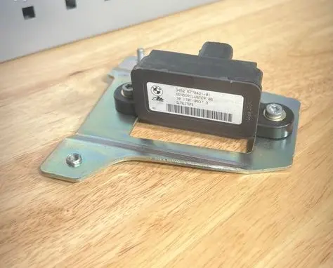 BMW 1 E81 E87 ESP acceleration yaw rate sensor 6778421 3452677842101 10170106373