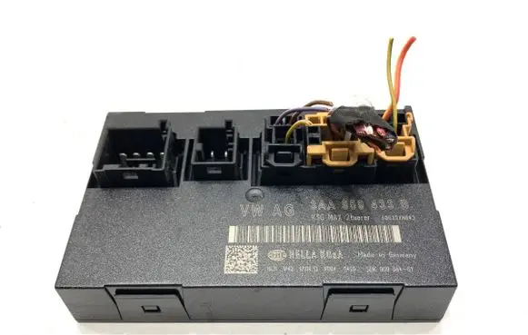 Volkswagen PASSAT B7 Central body control module 3AA959433B