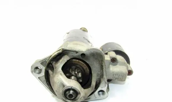 Volkswagen PASSAT B5 Starter motor 058911023B