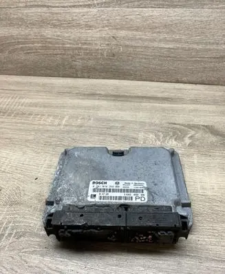 Opel Zafira A Engine control unit/module 24417169 0281010268