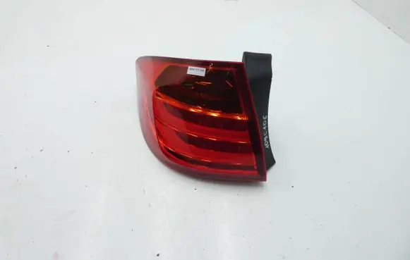 BMW 3 F30 F35 F31 Rear/tail lights 1090106