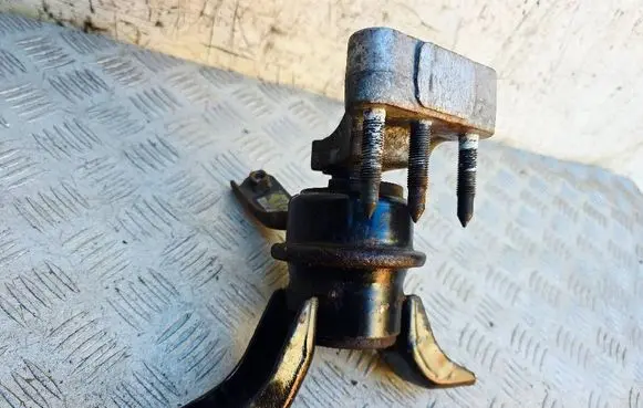 Toyota MR2 (W30) III Engine mount bracket 