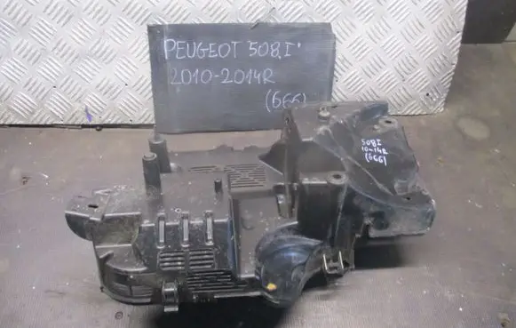 Peugeot 508 Fuse box cover 9687677280