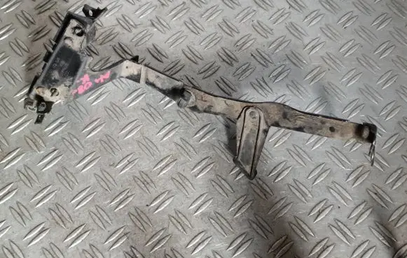 Audi A4 S4 B8 8K Fender mounting bracket 8K0821135 8k0807283