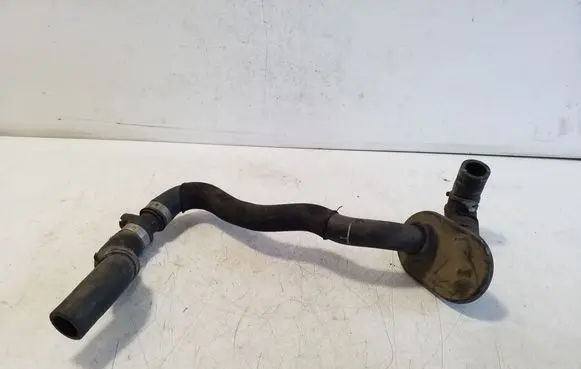 Engine coolant pipe/hose