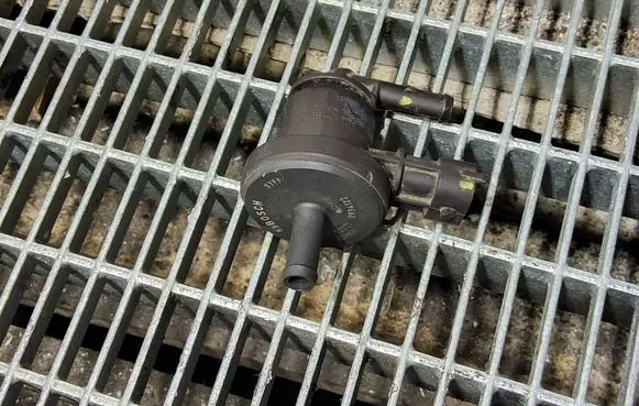 Hyundai ix20 Vacuum valve 9270930004