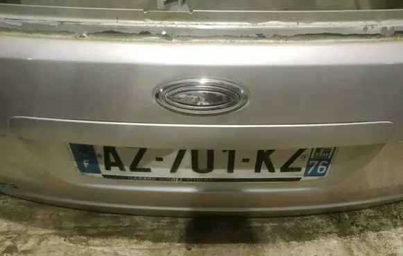 Ford C-MAX I Trunk door license plate light bar
