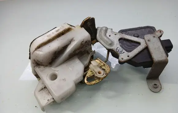 Mitsubishi Pajero Rear door lock MR349287 1015280110