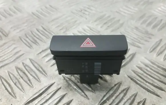 Volkswagen PASSAT B7 Hazard light switch 3AA9535091QB