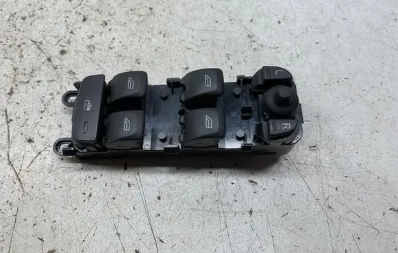 Volvo V70 Electric window control switch 31376495 SWEA01 13W272